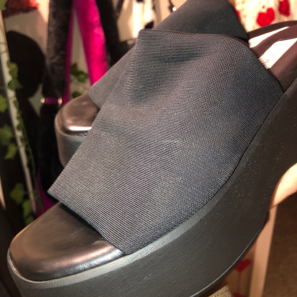 Steve Madden Black Platform Slide Sandals - Picture 3 of 8